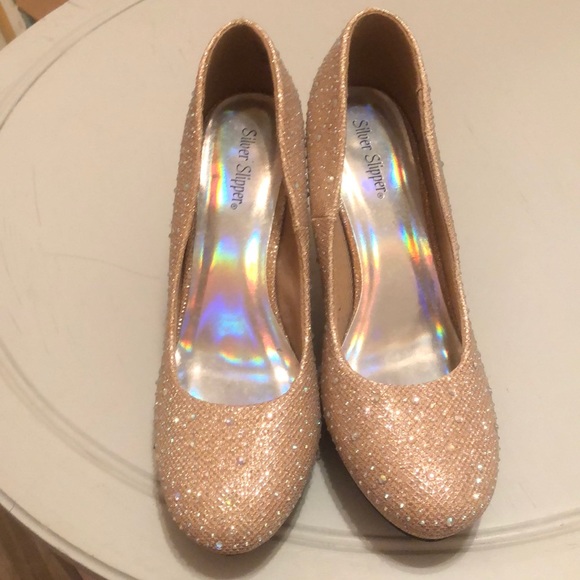 High Heels - Picture 2 of 3